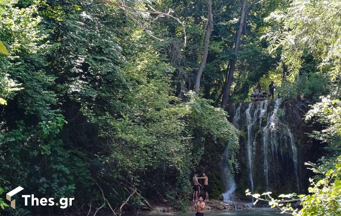 γαλάζια λίμνη Σκρα νερά καταρράκτης