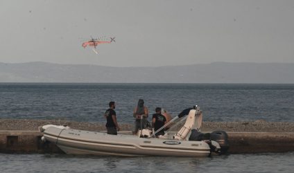 Φωτιά στη Μαγνησία: Σε πλήρη εξέλιξη εκκένωση πολιτών από το λιμάνι της Νέας Αγχιάλου