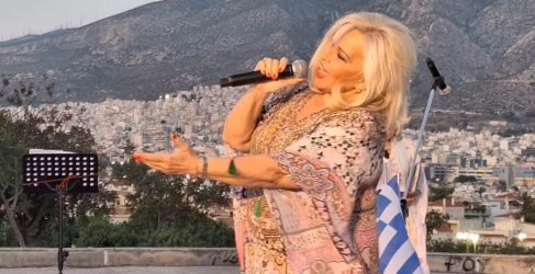 Μπέσσυ Αργυράκη: «Η Eurovision ως θεσμός πάντα προσεγγίζει το γκέι κοινό»
