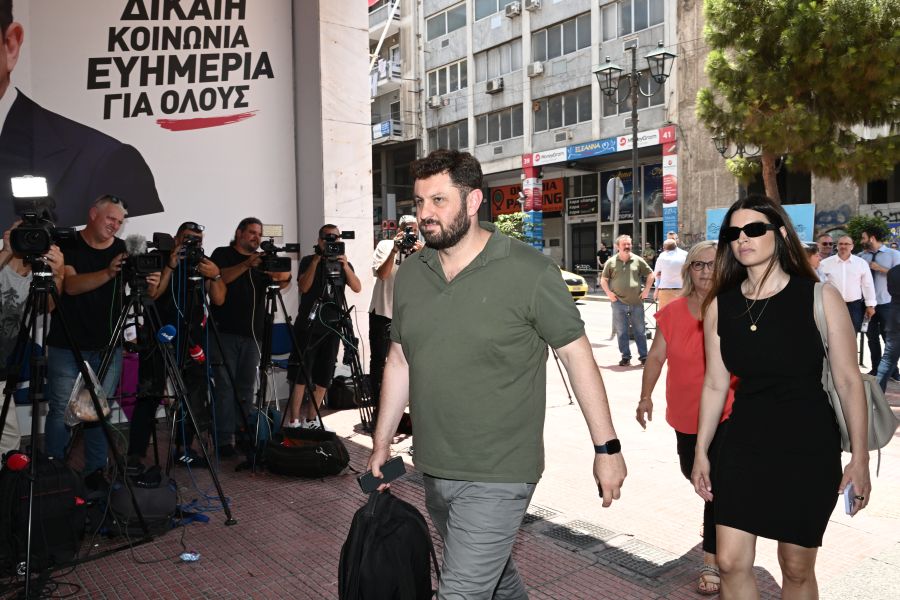Συνεδριάζει το Πολιτικό Γραφείο ΣΥΡΙΖΑ