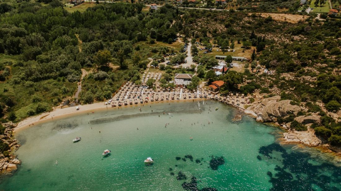 Talgo Premium, Ορμος Παναγιάς – Βουρβουρού top beach bars Χαλκιδική καλοκαίρι διακοπές θάλασσα ήλιος διασκέδαση cocktails φαγητό