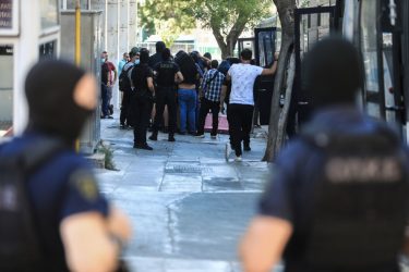 Nέα Φιλαδέλφεια: “Καταπέλτης” τα εντάλματα των κατηγορούμενων για τα φονικά επεισόδια
