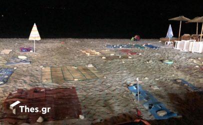 Χαλκιδική: Πιάνουν χώρο με ψάθες για την επόμενη μέρα σε παραλία στο Πολύχρονο (ΦΩΤΟ)