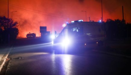 Φωτιά στην Αλεξανδρούπολη: 65 ασθενείς μεταφέρθηκαν από το νοσοκομείο σε επιβατηγό πλοίο στο λιμάνι