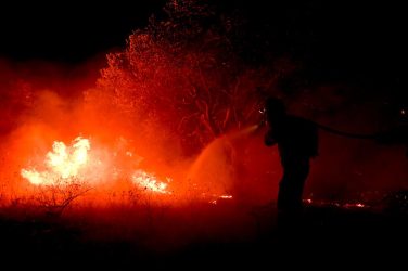 Φωτιά στην Βοιωτία: Δύσκολη η κατάσταση στα ενεργά τα μέτωπα