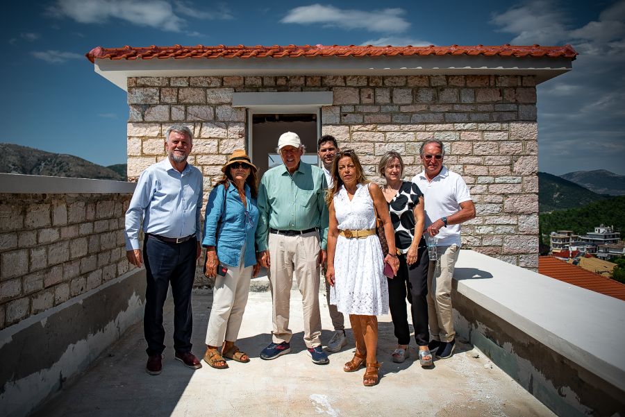 Bvlgari: Η οικογένεια επισκέφτηκε την Παραμυθιά απ' όπου ξεκίνησε η αυτοκρατορία του οίκου κοσμημάτων