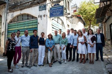 Bvlgari: Η οικογένεια επισκέφτηκε την Παραμυθιά απ' όπου ξεκίνησε η αυτοκρατορία του οίκου κοσμημάτων
