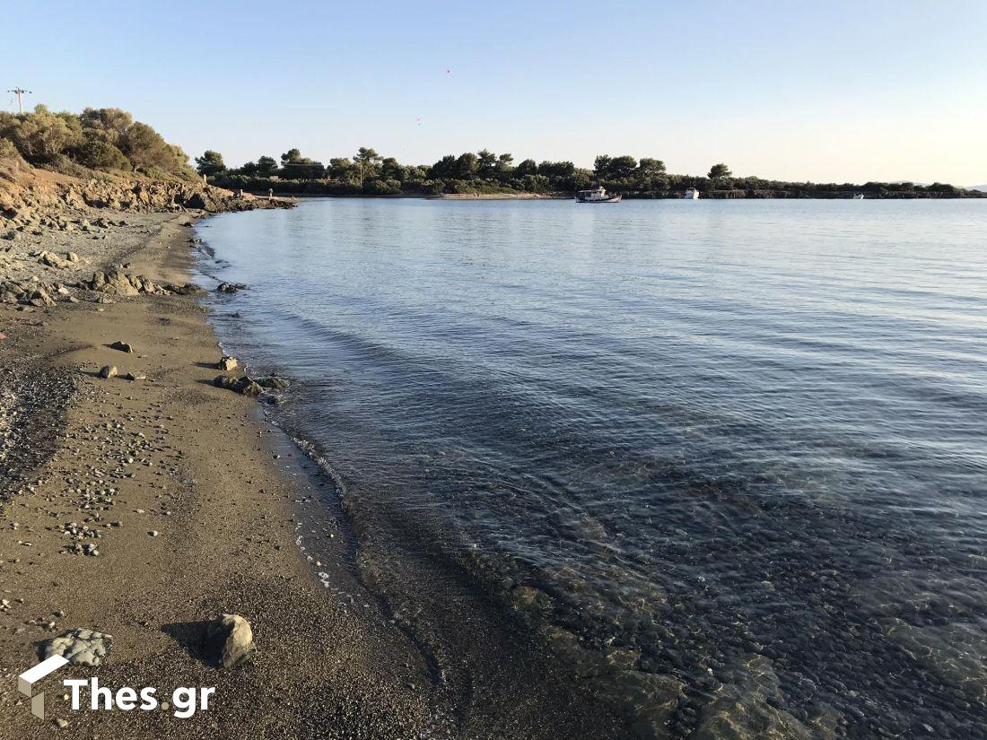 Παραλία Διαπόρτι, νησάκι Πούντα Χαλκιδική Σιθωνία καλοκαίρι