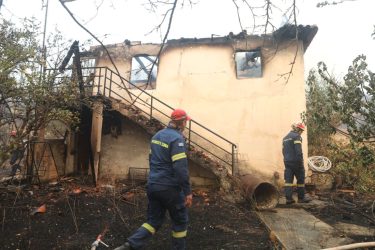 Φωτιά στη Ροδόπη: Εκκενώνεται το χωριό Γρατίνη – Ισχυροί οι άνεμοι