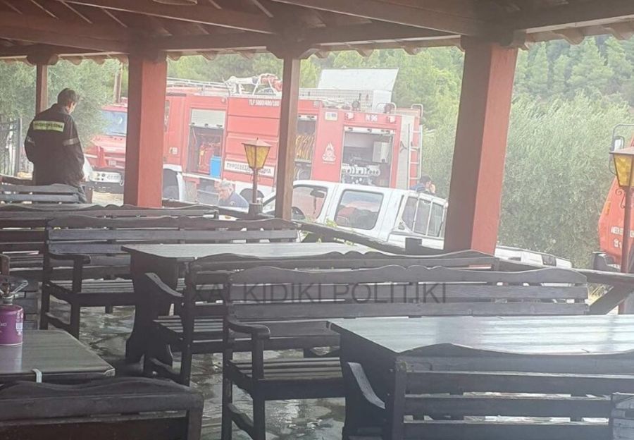 Φωτιά σε παραδοσιακή ταβέρνα στον Παρθενώνα Χαλκιδική