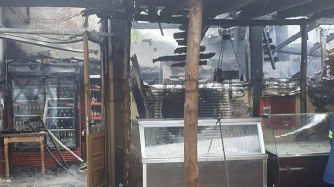 Φωτιά σε παραδοσιακή ταβέρνα στον Παρθενώνα Χαλκιδική
