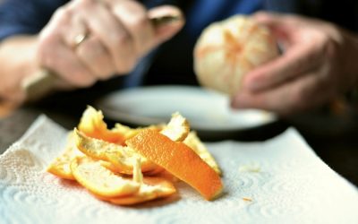 Τι θα συμβεί αν βάλετε μια φλούδα πορτοκαλιού μέσα στο φούρνο