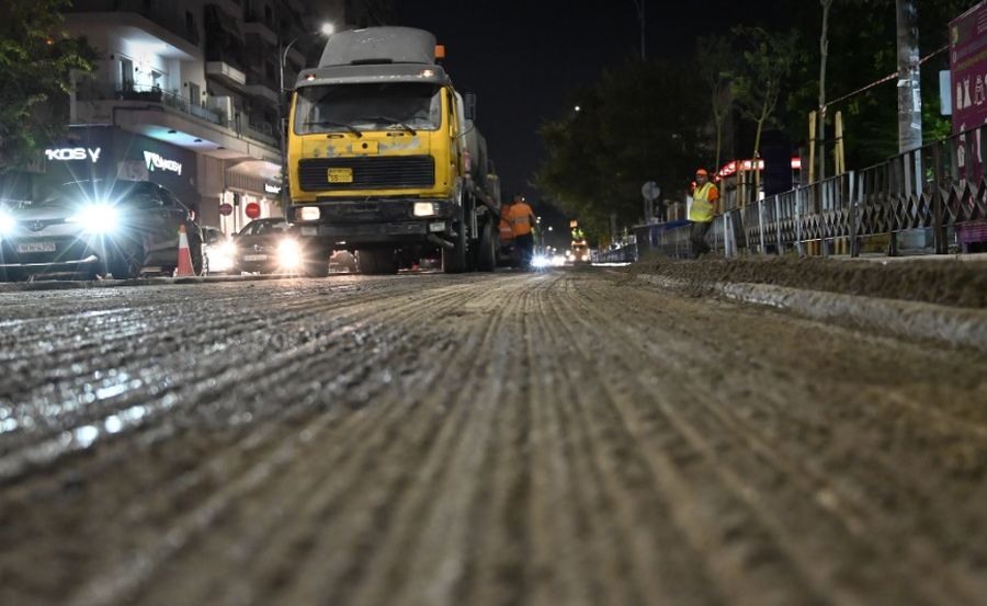 Νυχτερινή ασφαλτόστρωση στην οδό Τσιμισκή