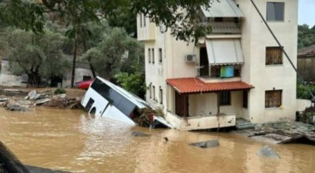 Κακοκαιρία Daniel: Σπίτι στηρίζεται… σε λεωφορείο στο Πήλιο (ΦΩΤΟ)