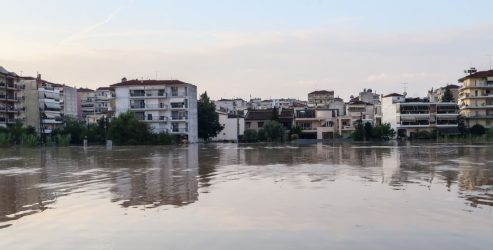 Δραματική η κατάσταση στην Θεσσαλία: Μήνυμα από το 112 για ετοιμότητα εκκένωσης σε 25 οικισμούς