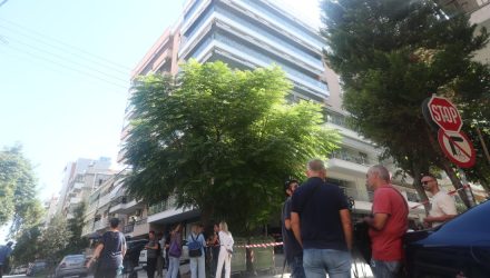 Γυναικοκτονία στην Καλαμαριά: Ο αστυνομικός πήγε στο πατρικό του στην Σκύδρα για να πάρει την καραμπίνα