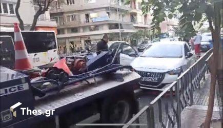 Θεσσαλονίκη: Αυτοκίνητα συγκρούστηκαν στην Τσιμισκή (ΦΩΤΟ)