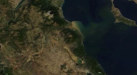 Κακοκαιρία Daniel: Οι λάσπες από την Θεσσαλία έφτασαν μέχρι τις ακτές στην Χαλκιδική (ΦΩΤΟ)
