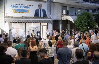Πλήθος κόσμου στα εγκαίνια του εκλογικού κέντρου του υποψηφίου δημάρχου Παύλου Μελά, Γιώργου Λίλτση (ΦΩΤΟ)
