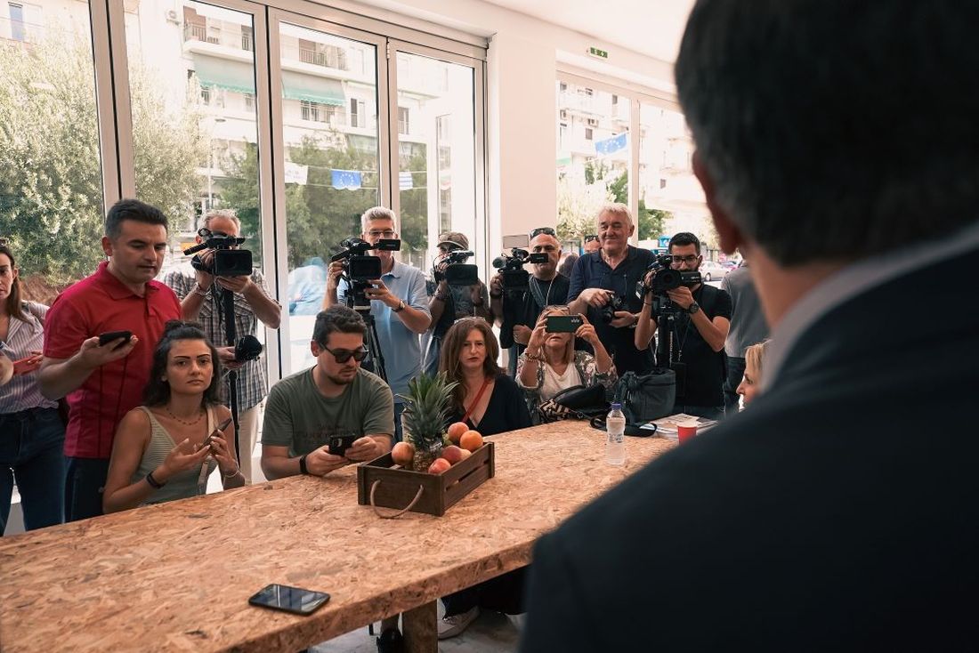 Απόστολος Τζιτζικώστας εκλογικό κέντρο Θεσσαλονίκη