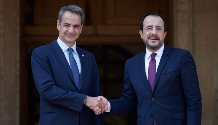 Με τον Νίκο Χριστοδουλίδη συναντήθηκε ο Κυριάκος Μητσοτάκης