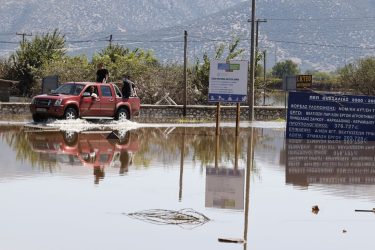 Καρδίτσα: Δεν κλείνουν τα καταστήματα παρά τις οδηγίες της Πολιτικής Προστασίας