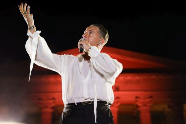 Γιώργος Μαζωνάκης: “Μεγάλη ματαίωση να εμπιστεύεσαι τους κοντινούς κι αγαπημένους ανθρώπους σου” (ΒΙΝΤΕΟ)
