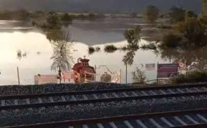 Κακοκαιρία Daniel: Τα νερά έφτασαν και στο σημείο που συγκρούστηκαν τα τρένα στα Τέμπη (ΒΙΝΤΕΟ)