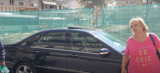 Κοζάνη: Πάρκαρε στη μέση του δρόμου και προκάλεσε κυκλοφοριακό χάος – Ελειπε για 20 λεπτά (ΒΙΝΤΕΟ)