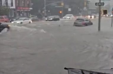 Σε κατάσταση έκτακτης ανάγκης η Νέα Υόρκη μετά τις πλημμύρες (ΒΙΝΤΕΟ)