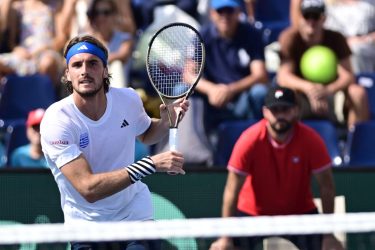Davis Cup: Ηττα για τον Τσιτσιπά και αποκλεισμός για την Ελλάδα από τη Σλοβακία (ΦΩΤΟ)
