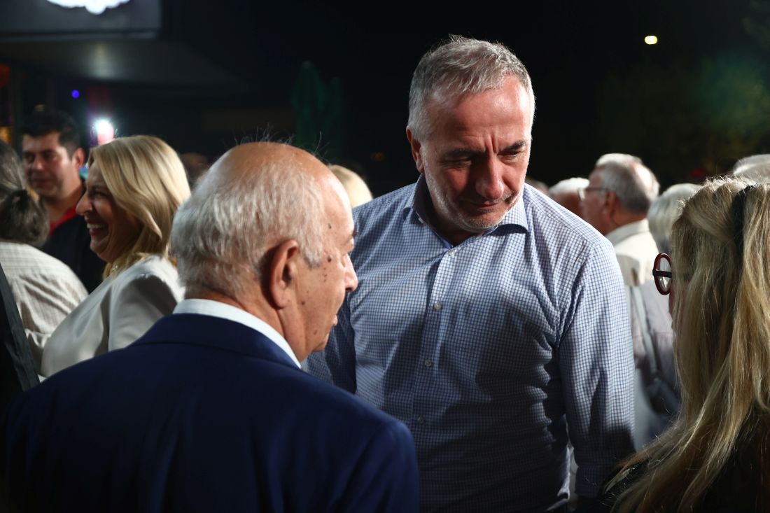 Απόστολος Τζιτζικώστας