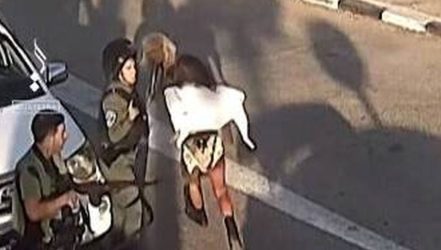Πόλεμος στο Ισραήλ: Μέλη της Χαμάς κυνηγούν δύο γυναίκες – Σοκάρει το βίντεο