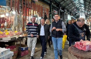 Βόλτα Αγγελούδη στο κέντρο της Θεσσαλονίκης (ΦΩΤΟ)