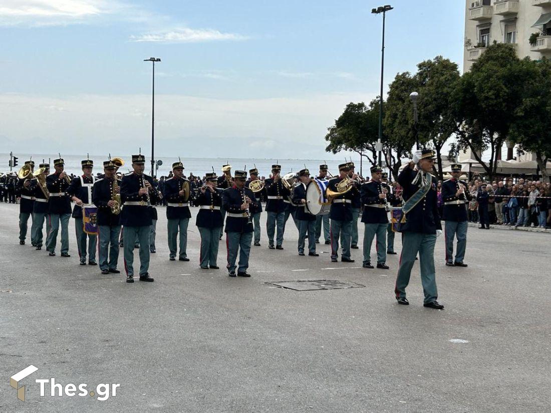 Επίδειξη από μπάντες του στρατού στην πλατεία Αριστοτέλους 26η Οκτωβρίου ανήμερα Αγίου Δημητρίου