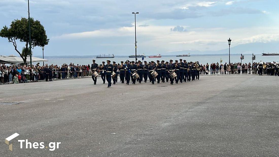 Επίδειξη από μπάντες του στρατού στην πλατεία Αριστοτέλους 26η Οκτωβρίου ανήμερα Αγίου Δημητρίου