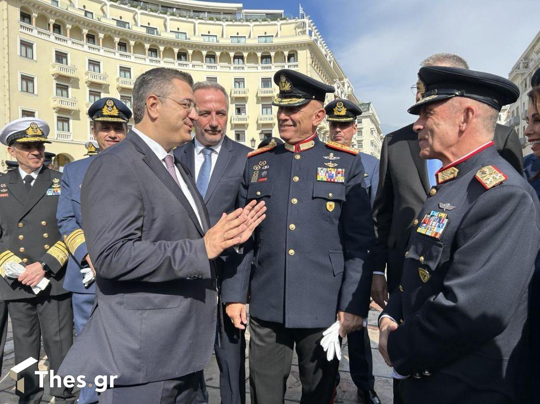 Επίδειξη από μπάντες του στρατού στην πλατεία Αριστοτέλους 26η Οκτωβρίου ανήμερα Αγίου Δημητρίου