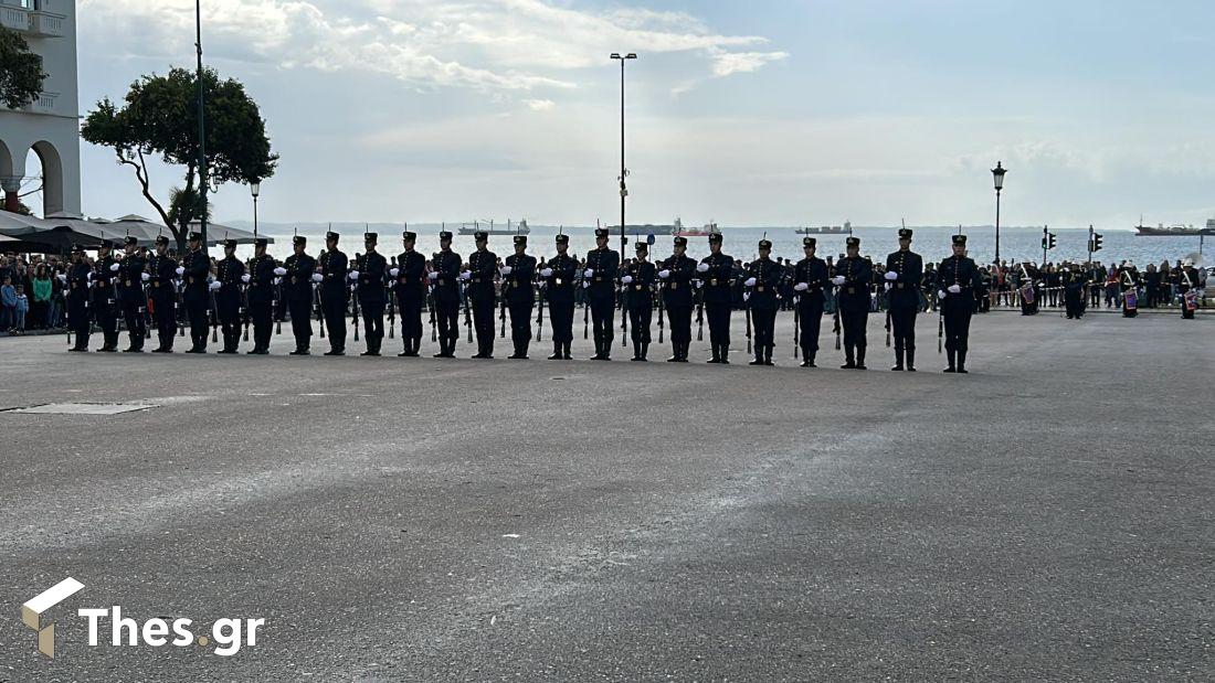 Επίδειξη από μπάντες του στρατού στην πλατεία Αριστοτέλους 26η Οκτωβρίου ανήμερα Αγίου Δημητρίου