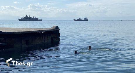 τουρίστες μπάνιο Θεσσαλονίκη