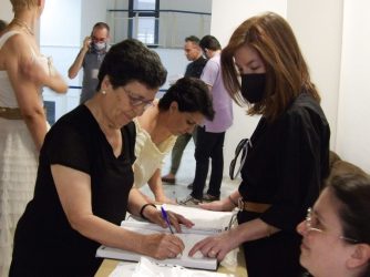 Θεσσαλονίκη: Δεύτερη ευκαιρία για την 82χρονη κα. Κατερίνα που θα πάει στο λύκειο (ΦΩΤΟ)