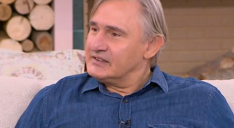 Ακης Σακελλαρίου: «Εγινα “σιδερένιος” κυριολεκτικά», λέει μετά το τροχαίο και το χειρουργείο