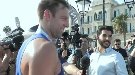 Ο Στέφανος Κασσελάκης έτρεξε στον αγώνα δρόμου «Spetses mini Marathon» (ΒΙΝΤΕΟ)