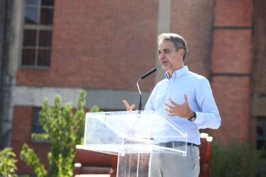 Μητσοτάκης σε Πετρούνια: “Για ακόμα μια φορά έκανες όλους τους Ελληνες υπερήφανους”