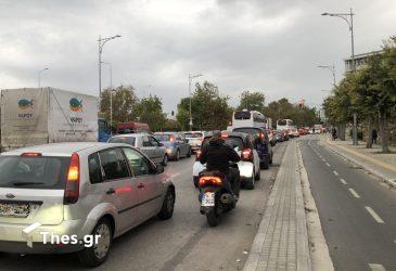 Θεσσαλονίκη: Στο “κόκκινο” η κίνηση στον Περιφερειακό και στο κέντρο (ΧΑΡΤΗΣ)