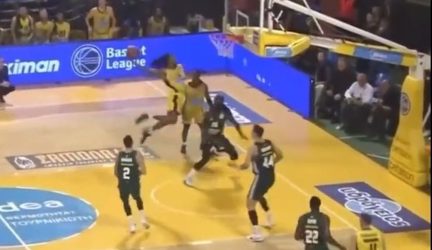 FIBA: Αποθεώνει τον Μπάνκστον του Αρη για το κάρφωμα κόντρα στον Παναθηναϊκό (ΒΙΝΤΕΟ)