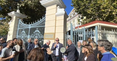 Θεσσαλονίκη: Διαμαρτυρία ενάντια στο κλείσιμο των ΕΛΤΑ στα Βασιλικά (ΦΩΤΟ)