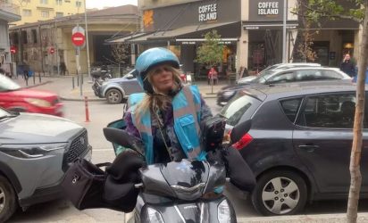Θεσσαλονίκη: Δικηγόρος τρολάρει τον Τσακλόγου και… ξεκινά το ντελίβερι (ΒΙΝΤΕΟ)