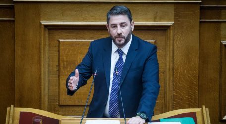 Ανδρουλάκης για Τέμπη: “Θα αγωνιστούμε για να αποκαλυφθεί η αλήθεια – Προσπάθεια συγκάλυψης από τη ΝΔ”