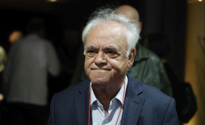 Δραγασάκης σε Κασσελάκη: “Mην υπονομεύεις τον συλλογικό άθλο του ΣΥΡΙΖΑ την περίοδο 2015-19 υπό την την πρωθυπουργία του Αλέξη Τσίπρα”