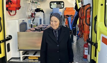 Μεγαλειώδης πράξη από 89χρονη – Δώρισε ασθενοφόρο στο ΕΚΑΒ και ζήτησε μια γλυκιά χάρη